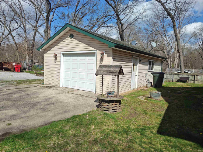 Listing Image 10
