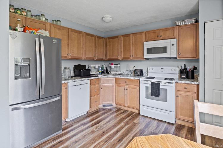 Listing Image 14