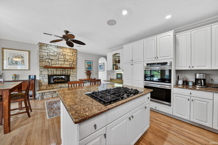 Listing Image 13