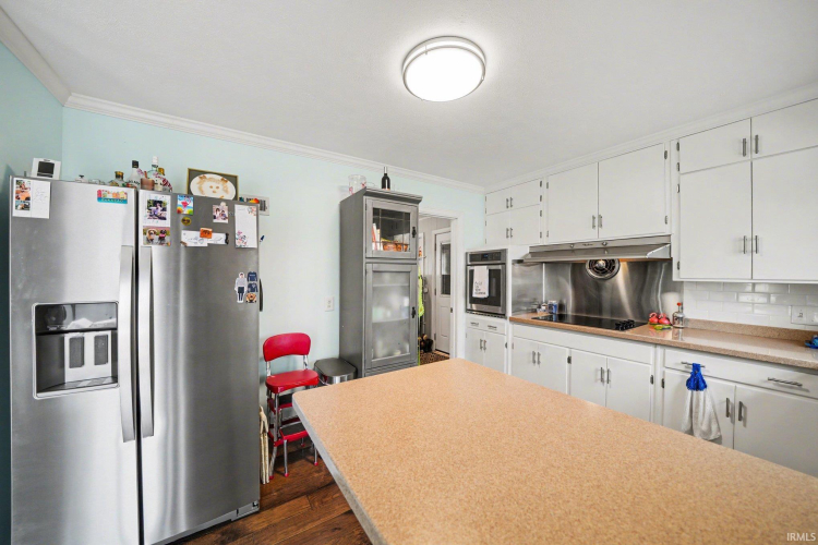 Listing Image 5