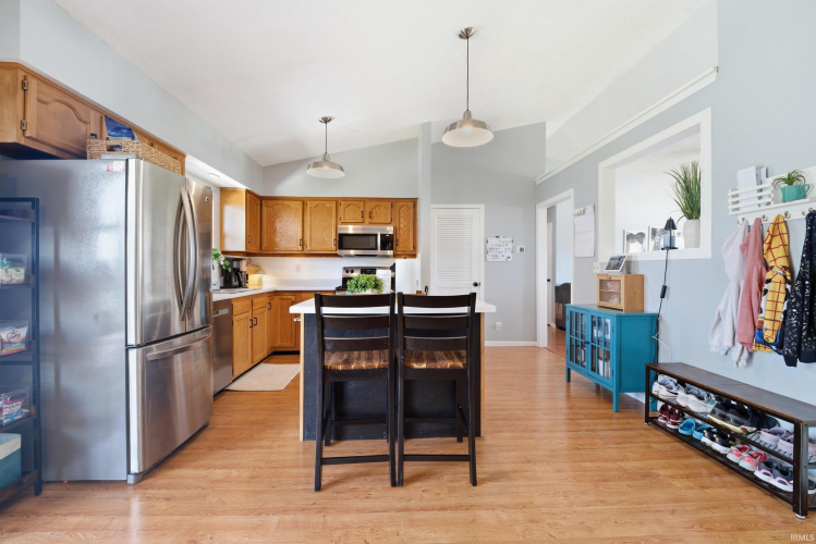 Listing Image 12