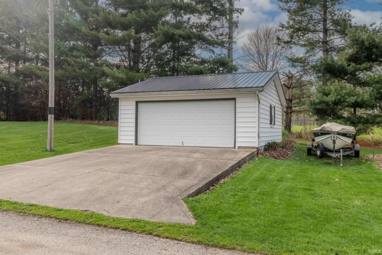 Listing Image 11