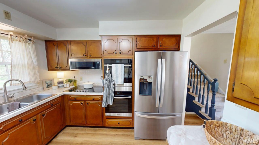 Listing Image 12