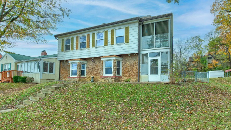 Listing Image 4