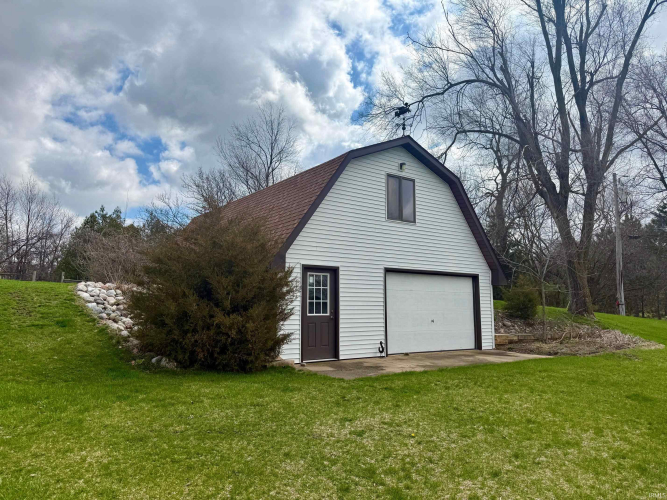 Listing Image 32