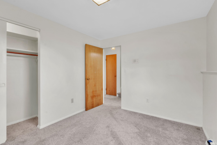 Listing Image 24