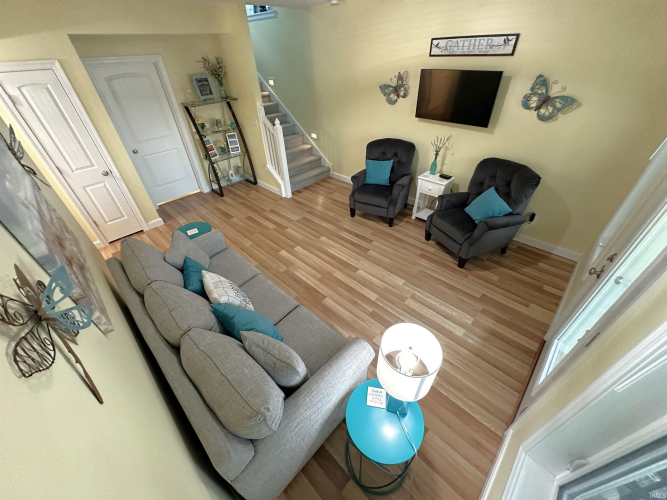 Listing Image 10