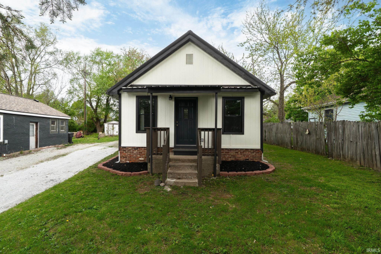 Listing Image 4