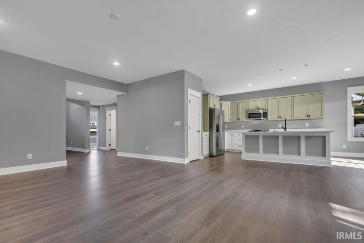 Listing Image 16