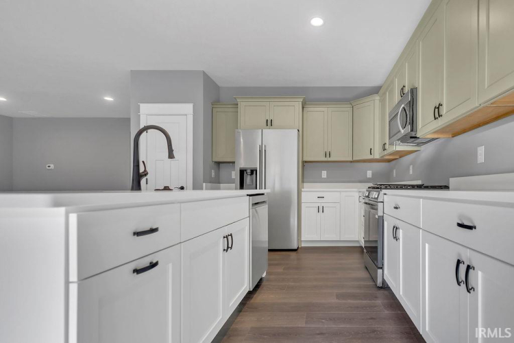 Listing Image 19