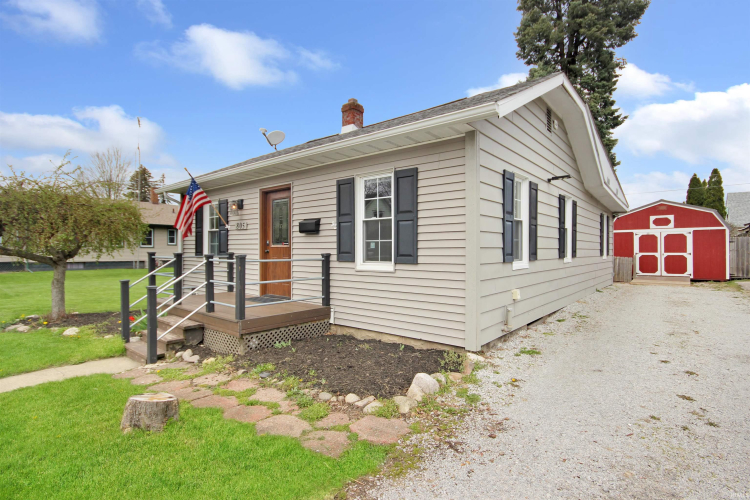 Listing Image 10