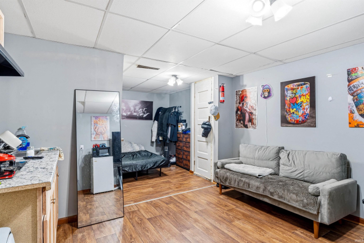 Listing Image 23