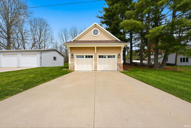 Listing Image 5