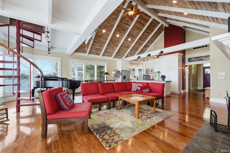Listing Image 7