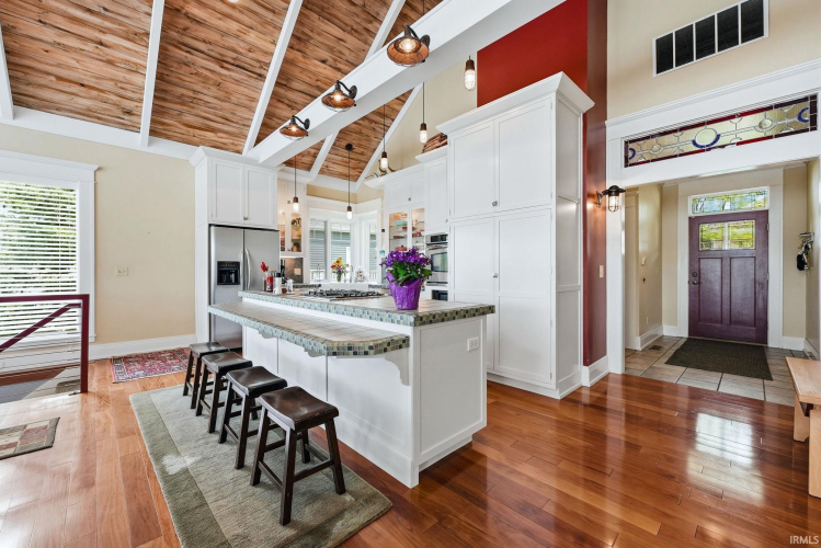 Listing Image 10