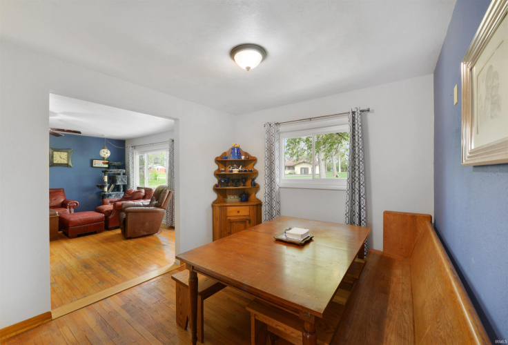Listing Image 8