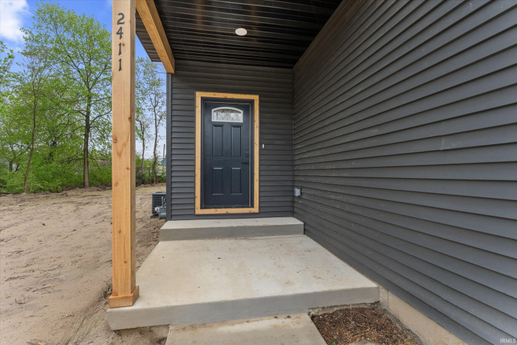 Listing Image 8