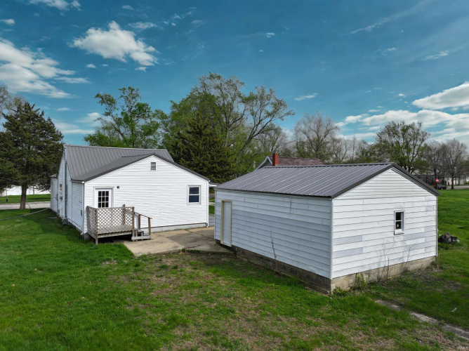 Listing Image 4