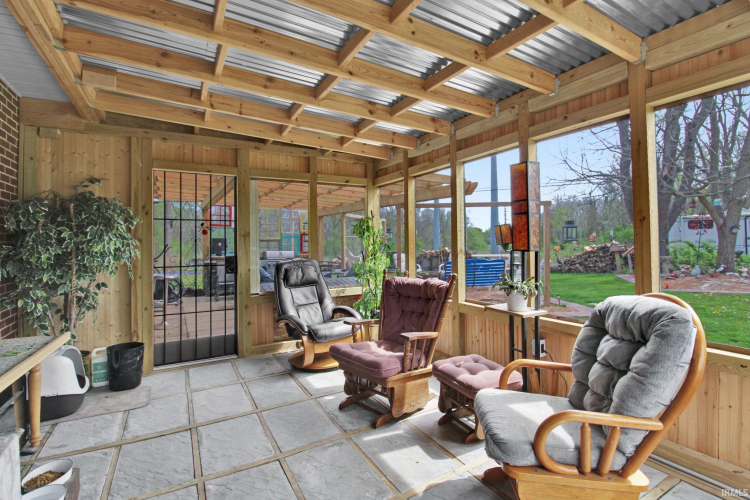 Listing Image 12