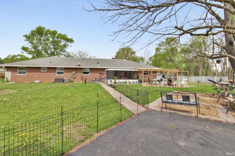Listing Image 13