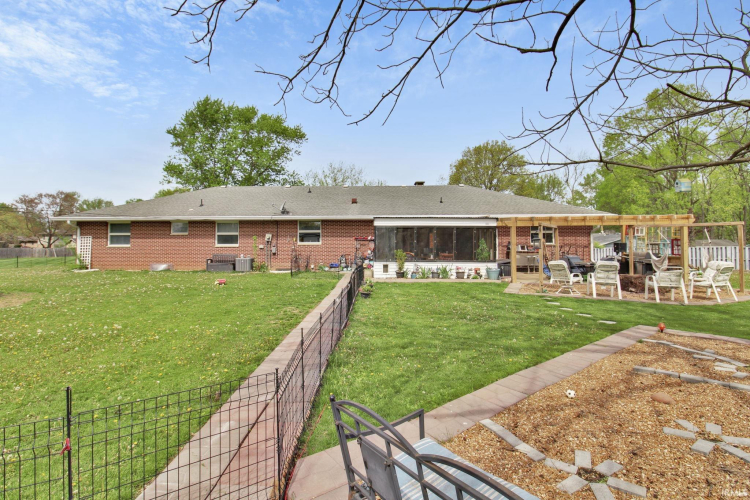 Listing Image 14