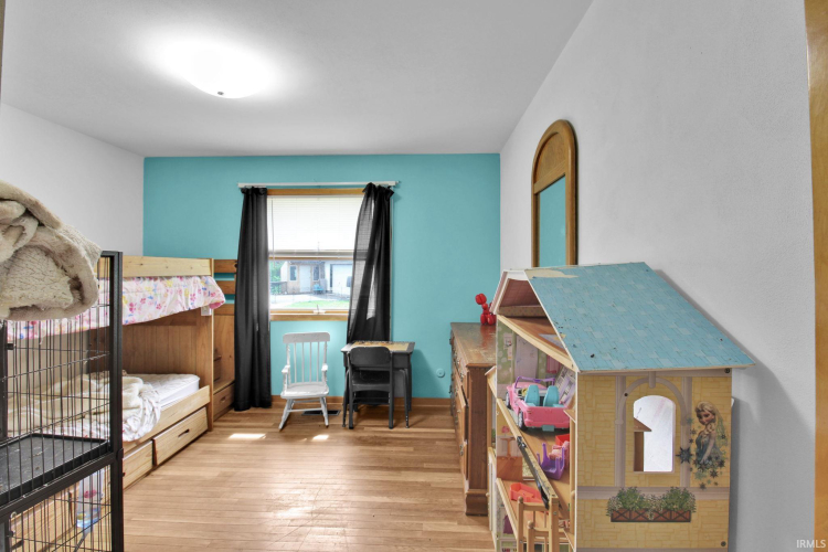Listing Image 8