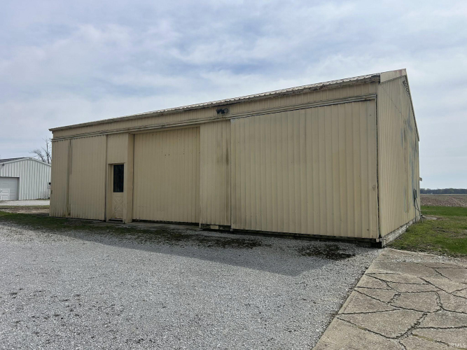 Listing Image 5
