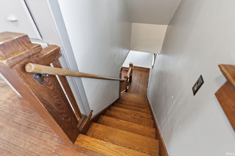 Listing Image 16