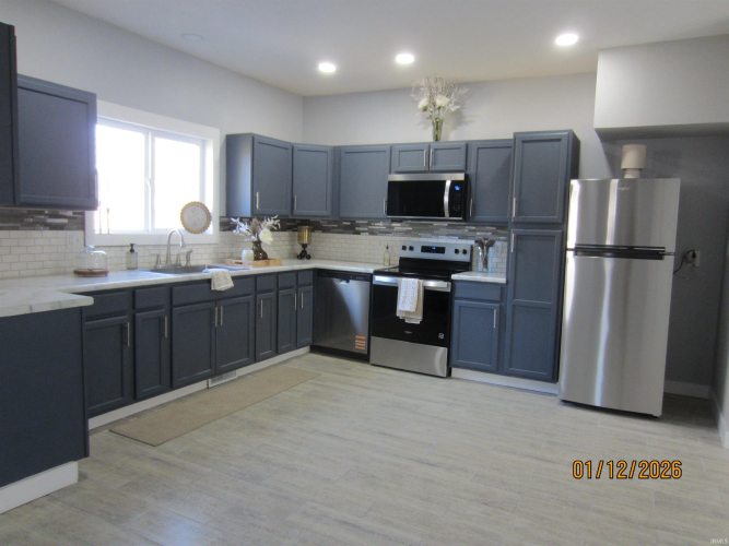Listing Image 10