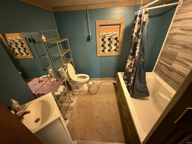 Listing Image 6