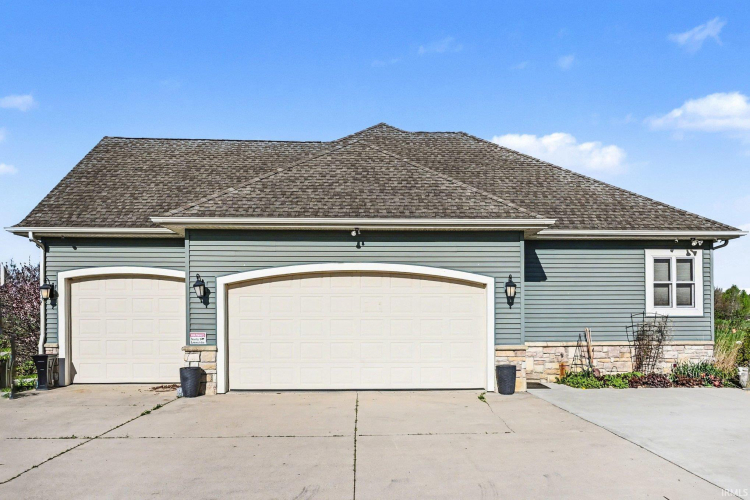 Listing Image 27