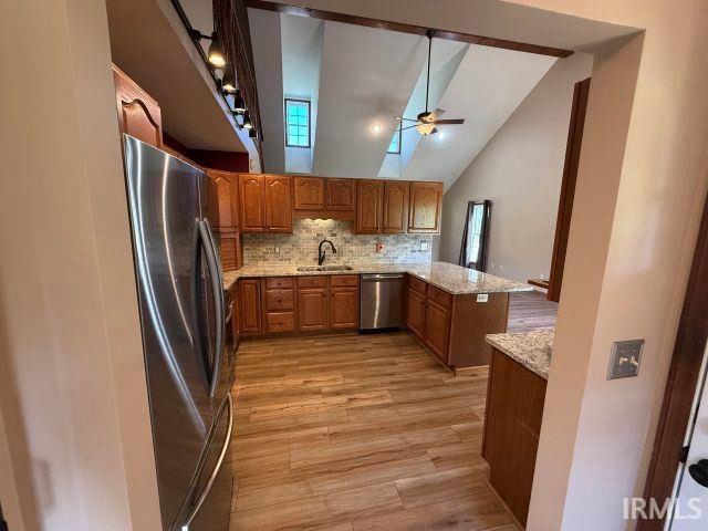 Listing Image 12