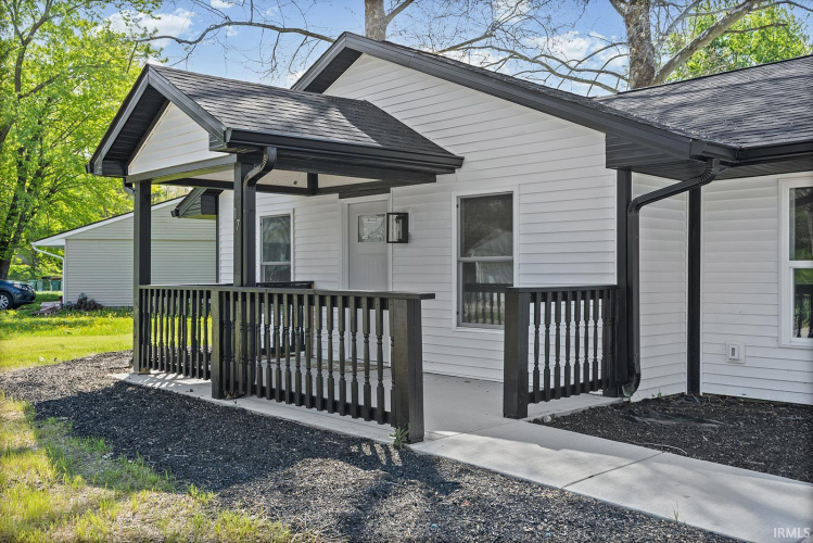Listing Image 4