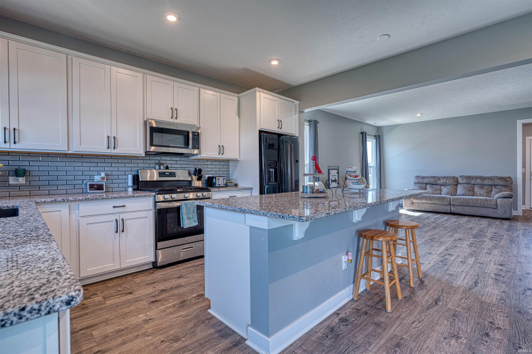 Listing Image 9