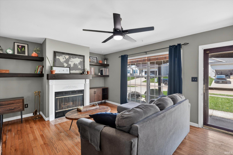 Listing Image 6