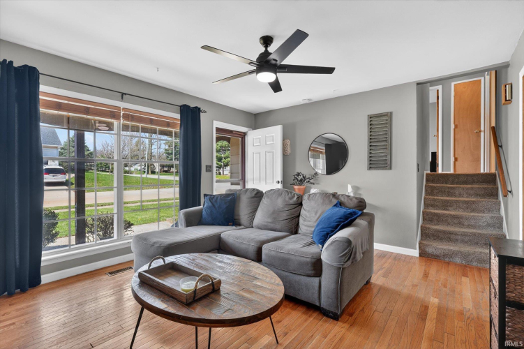 Listing Image 7