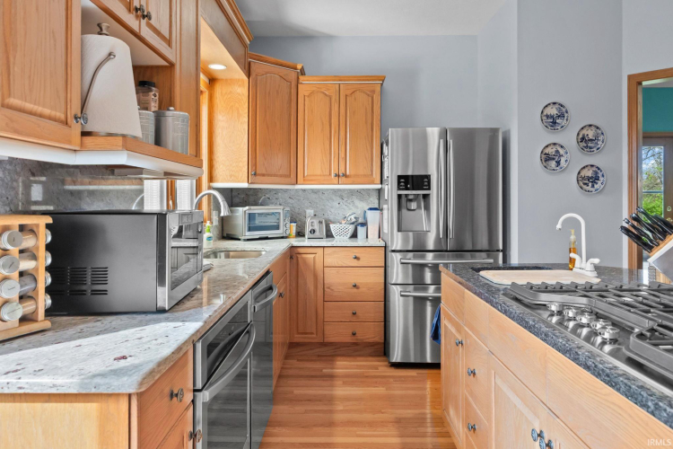 Listing Image 11