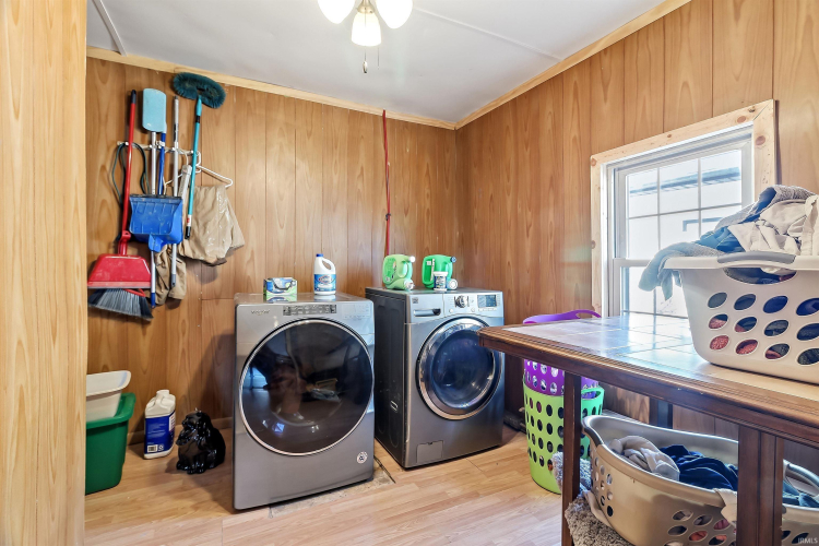 Listing Image 14