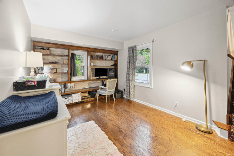 Listing Image 17