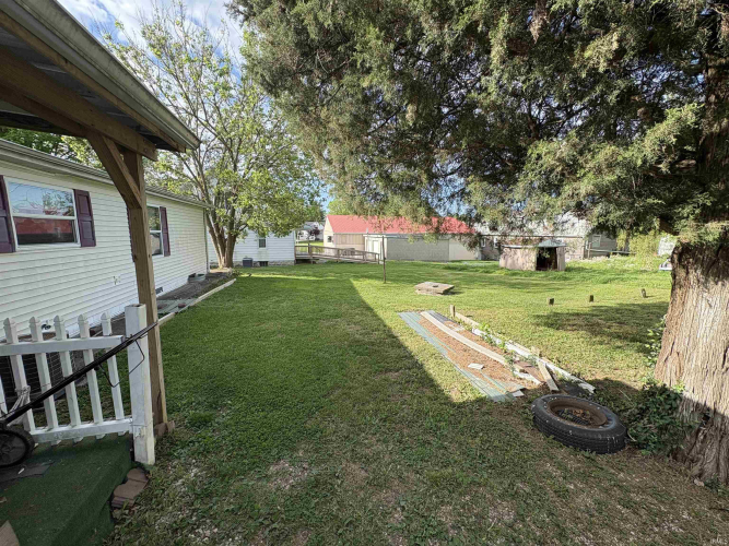 Listing Image 4
