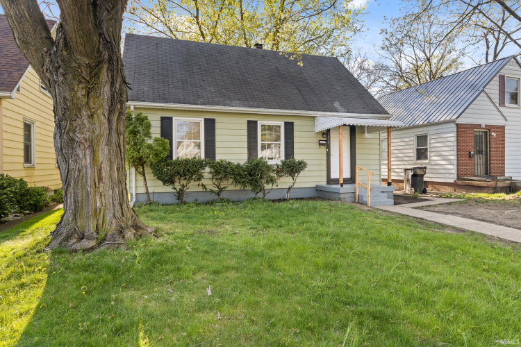 Listing Image 3