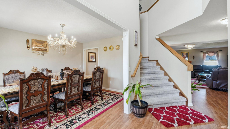 Listing Image 19