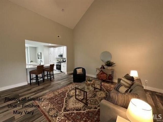 Listing Image 5