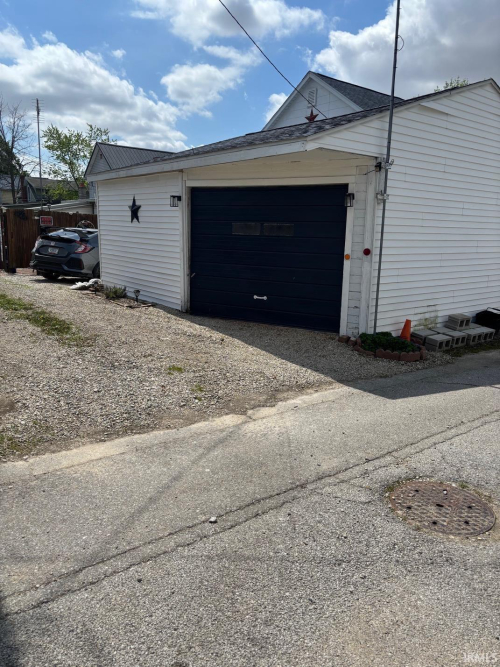 Listing Image 3