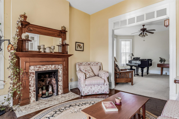 Listing Image 9
