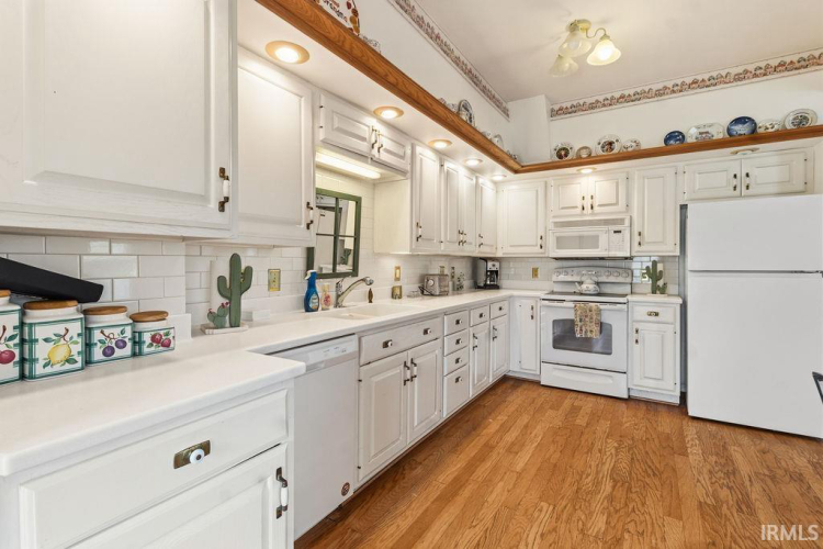 Listing Image 19