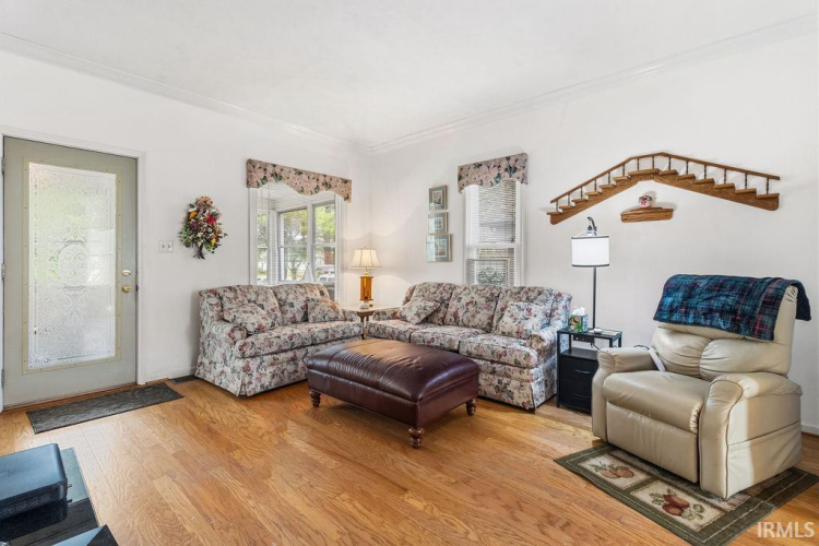 Listing Image 5