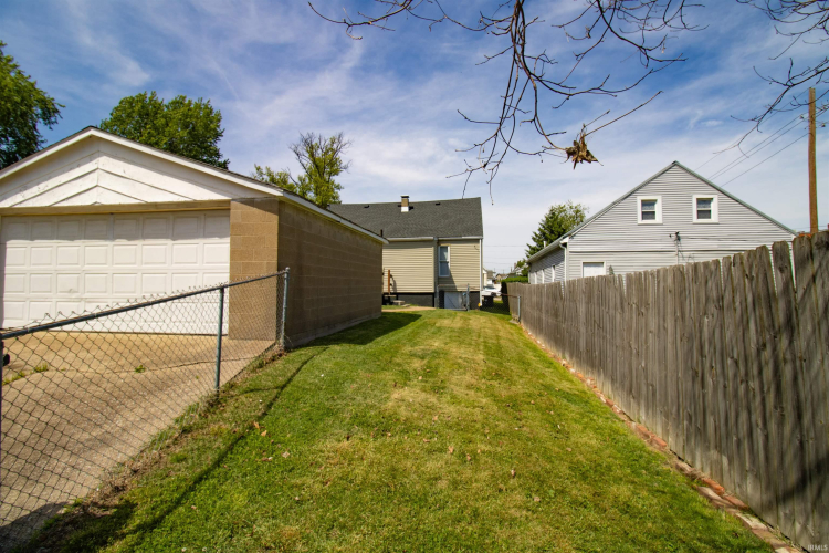 Listing Image 24