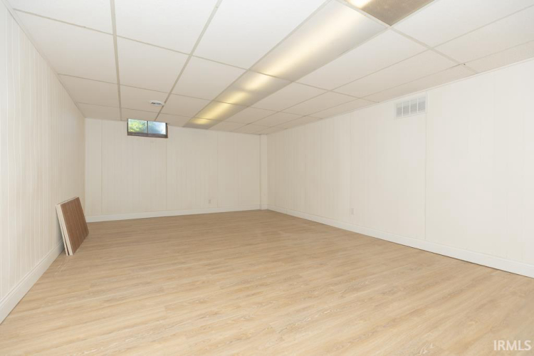 Listing Image 26