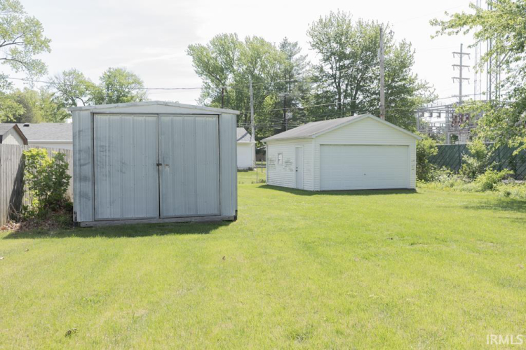 Listing Image 4